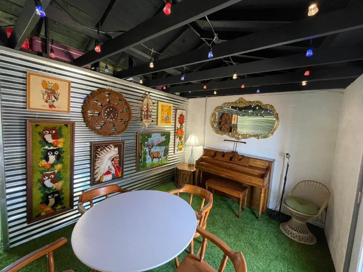 The Aztec Motel & Creative Space Seligman Exterior foto